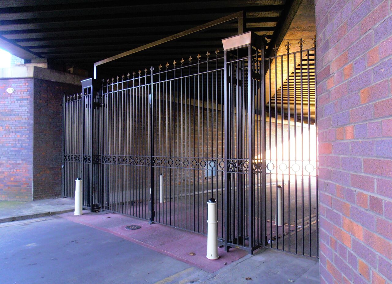 Swing gates